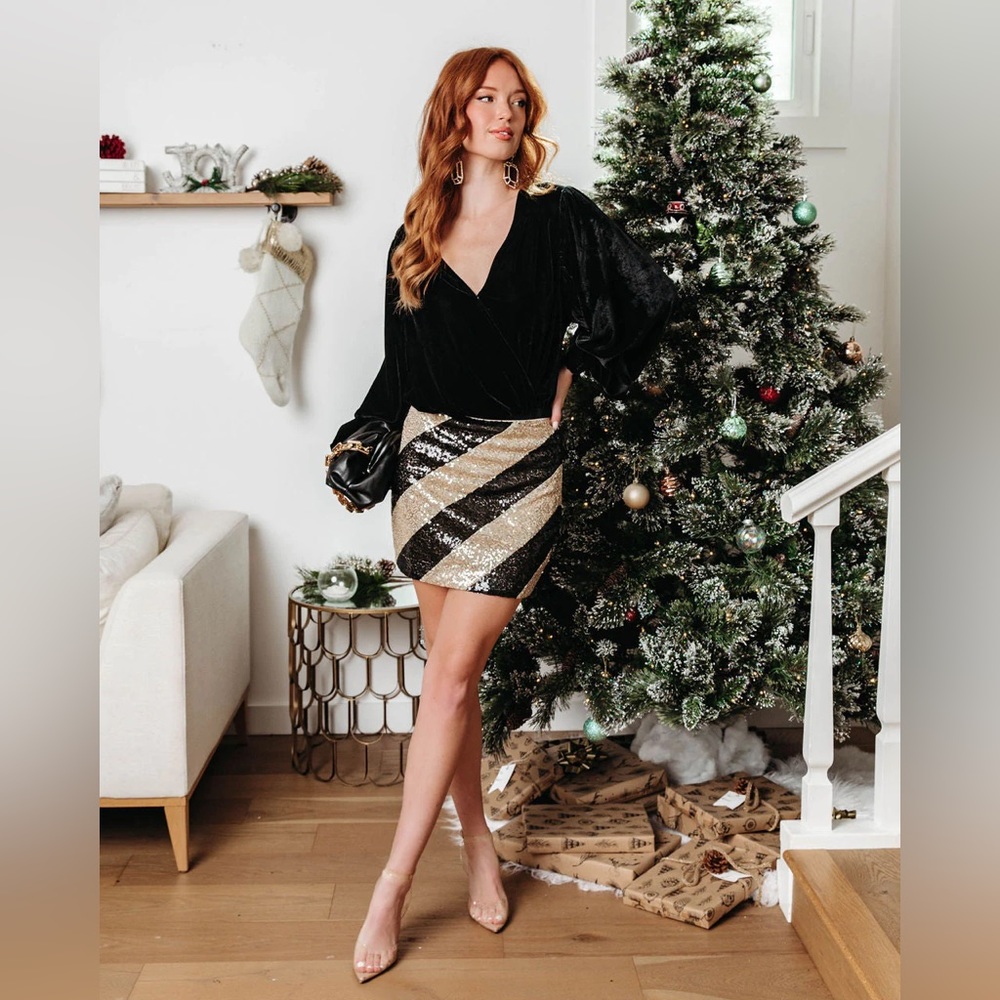 VICI DOLLS // Sequin Mini Skirt